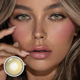 Lentes de contacto de color marrón mantequilla